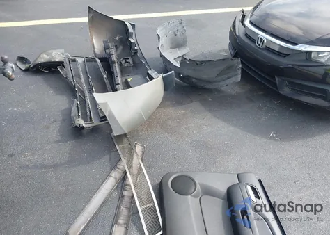 2013 Chevrolet Suburban Lt z USA, uszkodzony, nr VIN 1GNSCJE03DR205223